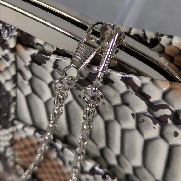 🎉 3/$20 👯‍♀️Host Pick⚡️Two Pieces of Snakeskin Print Clutch/Small Purse - Picture 6 of 10